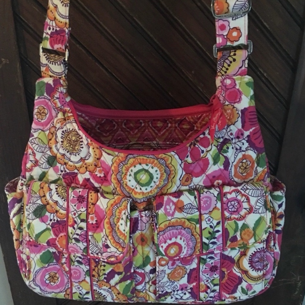 IN SEARCH OF Vera Bradley Cargo Sling